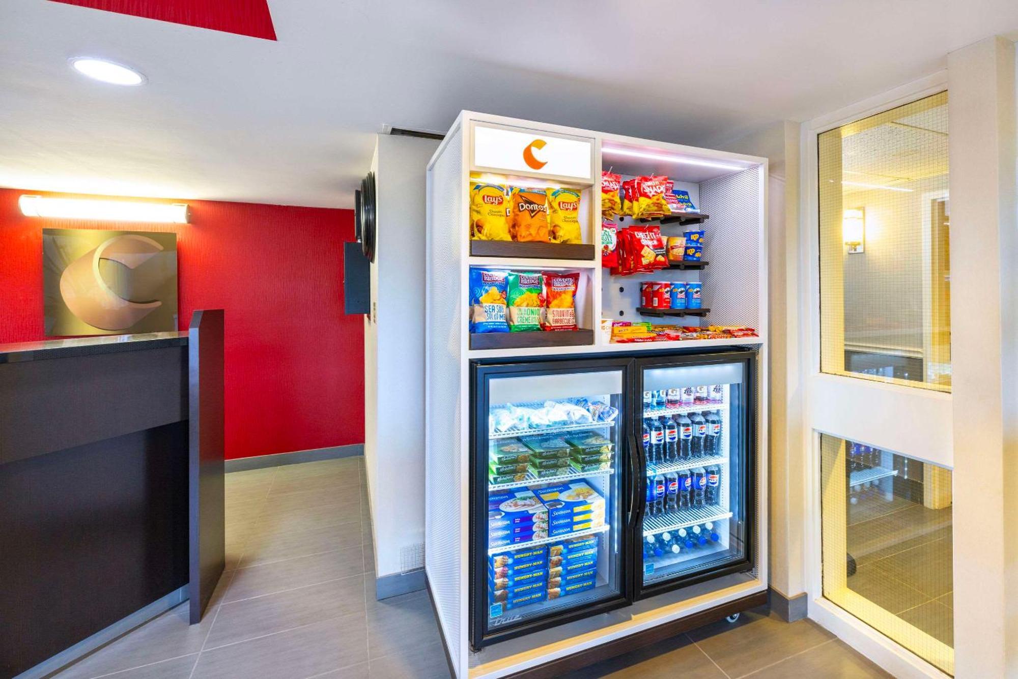Comfort Inn East Moncton Eksteriør bilde